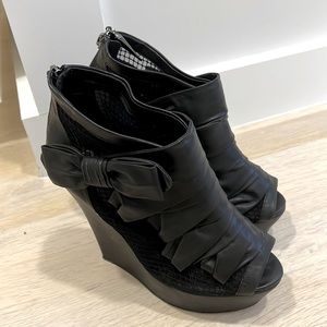 Rock & Republic Wedged Peep Toe platforms